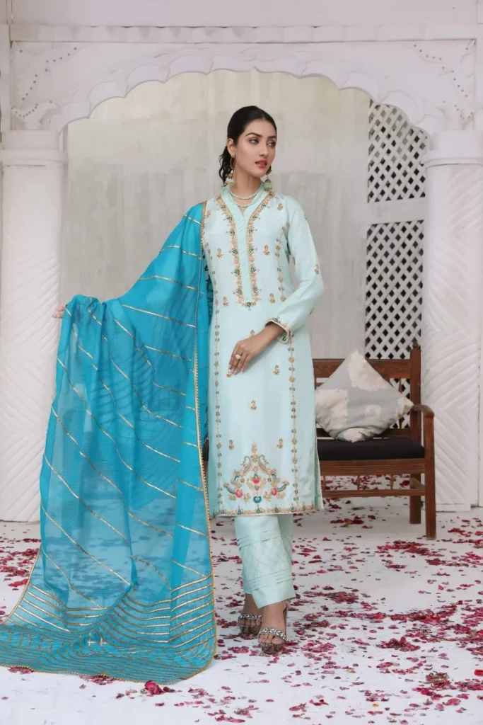Buy Latest Bridal Dresses Online and Pakistani Wedding Suits Online